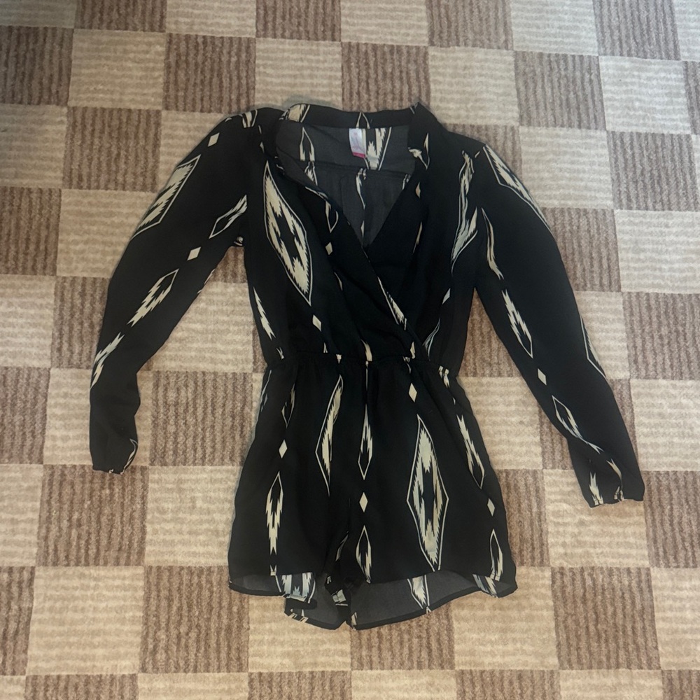 No Boundaries Black Printed Long-Sleeve Romper